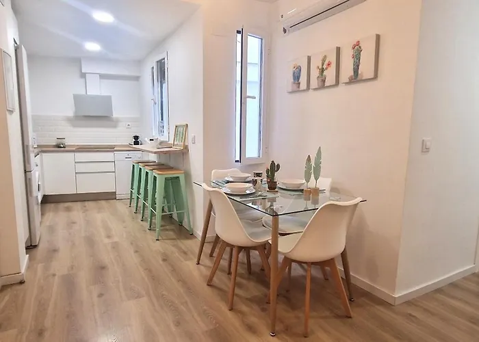 San Pedro Parking Gratis Coche Mediano アパート *